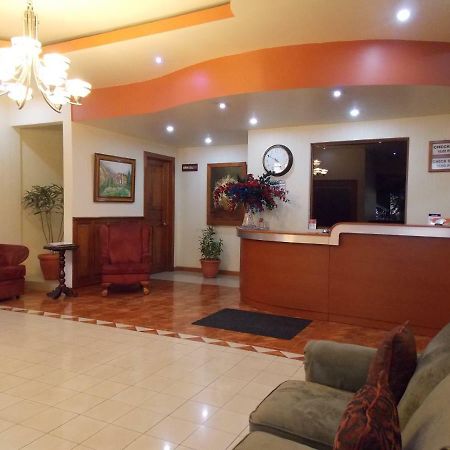 Hotel Anna Inn Olintepeque エクステリア 写真