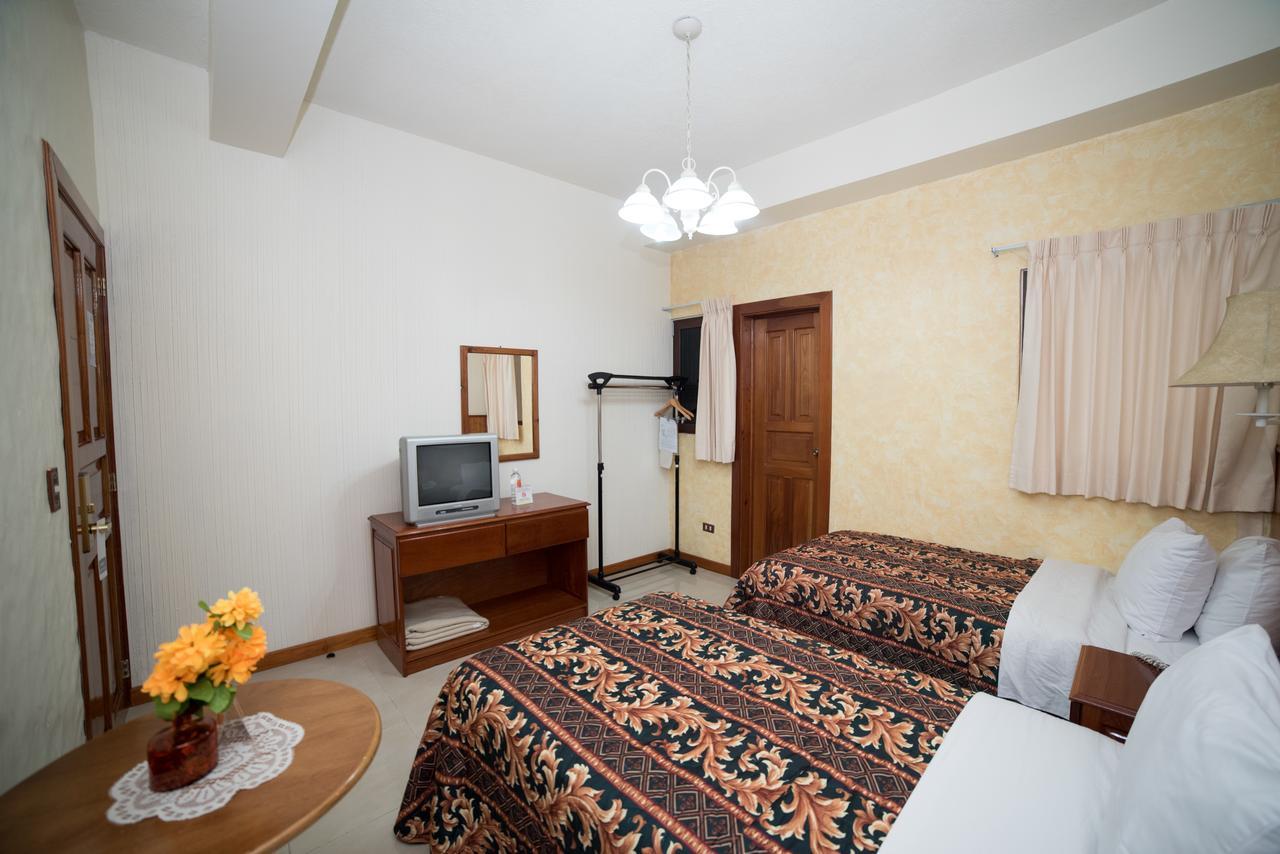 Hotel Anna Inn Olintepeque エクステリア 写真