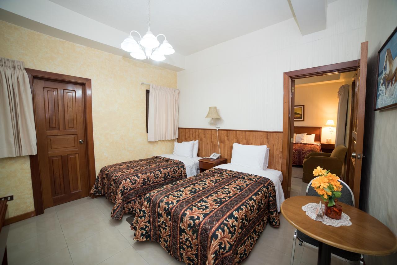 Hotel Anna Inn Olintepeque エクステリア 写真