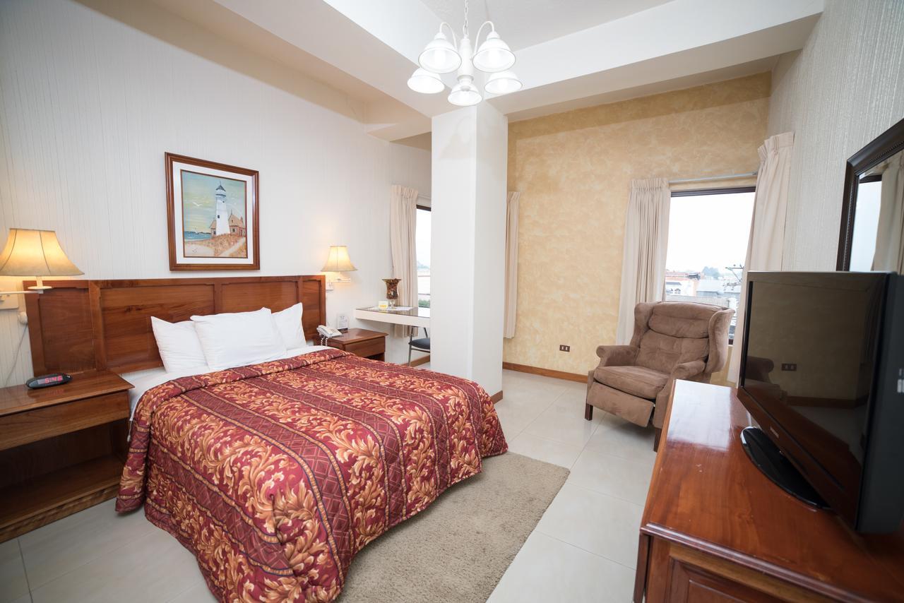 Hotel Anna Inn Olintepeque エクステリア 写真