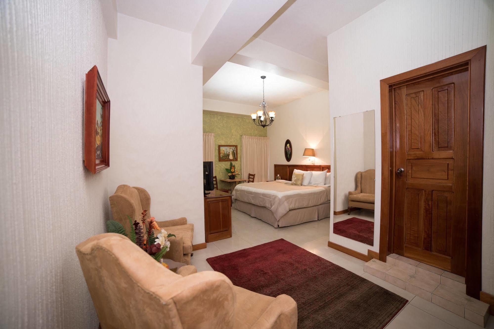 Hotel Anna Inn Olintepeque エクステリア 写真
