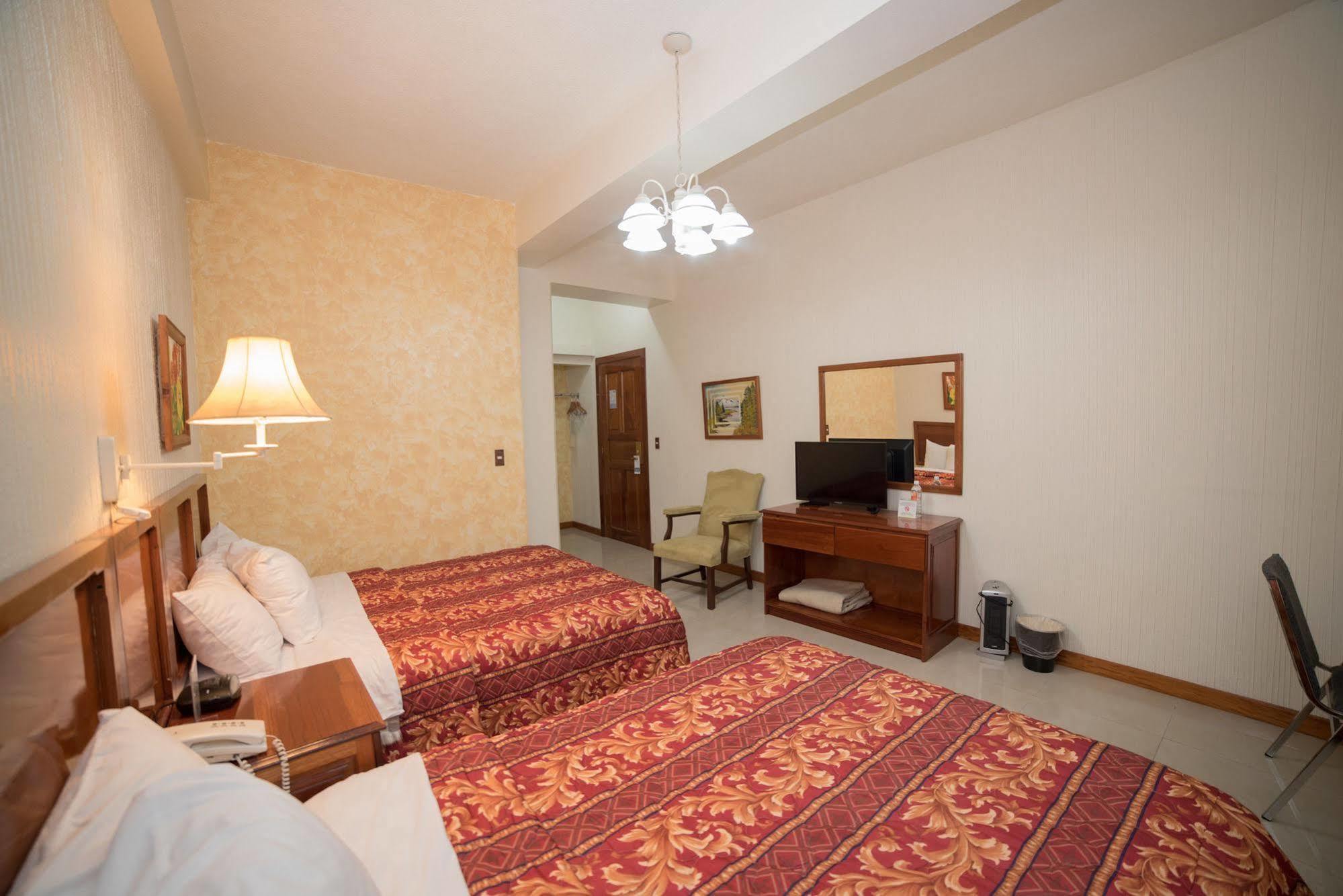 Hotel Anna Inn Olintepeque エクステリア 写真