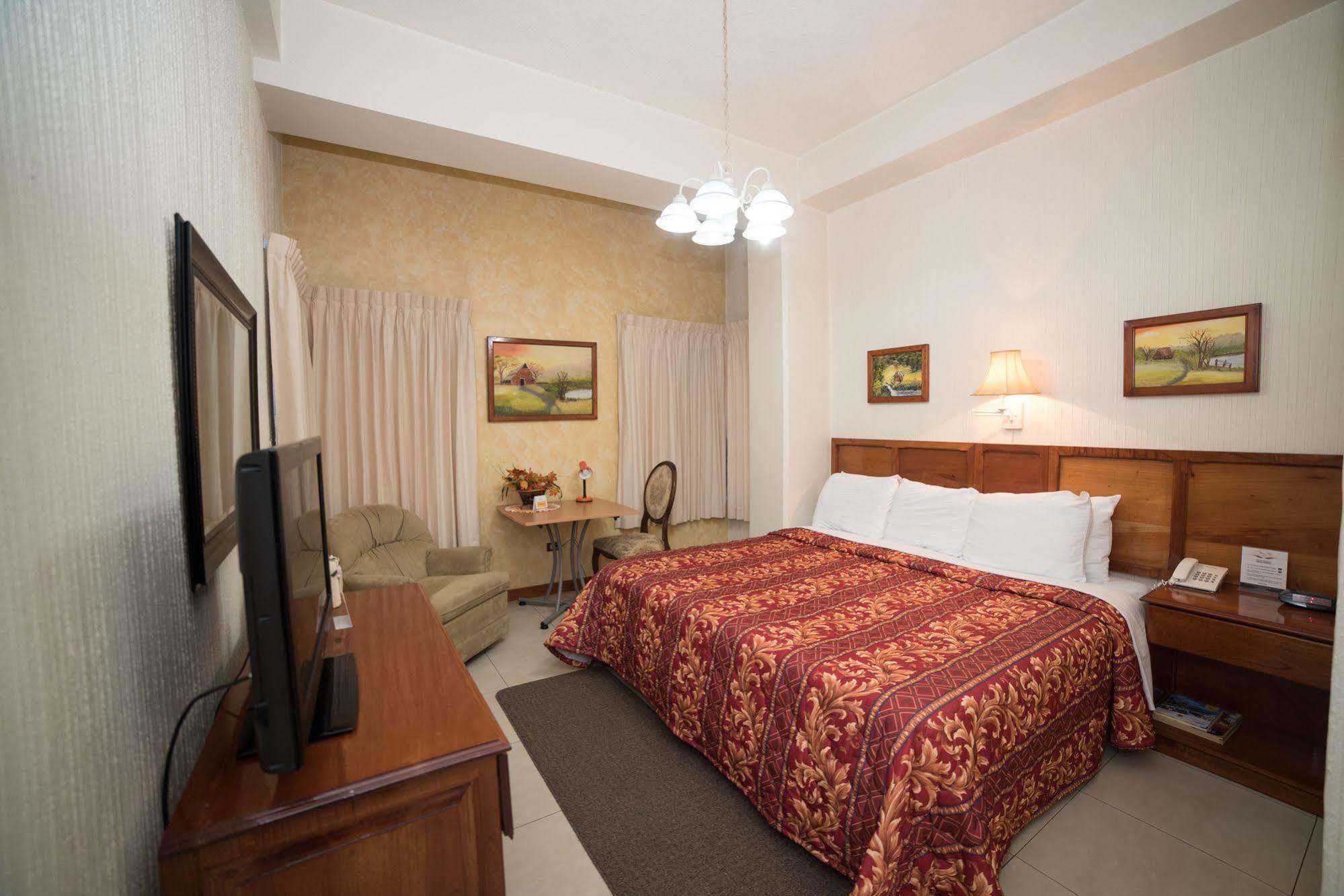 Hotel Anna Inn Olintepeque エクステリア 写真