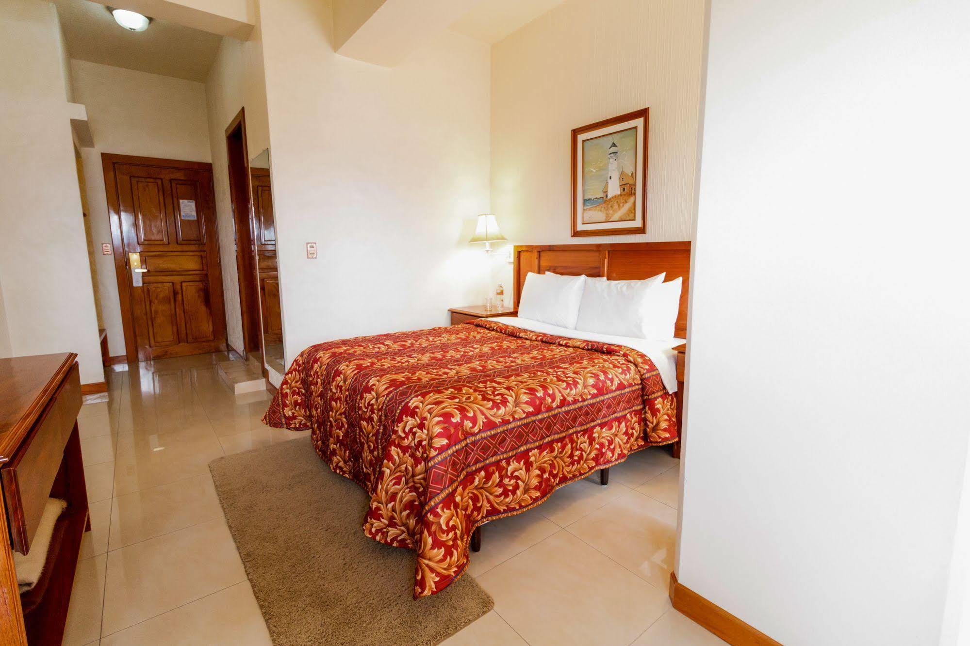 Hotel Anna Inn Olintepeque エクステリア 写真