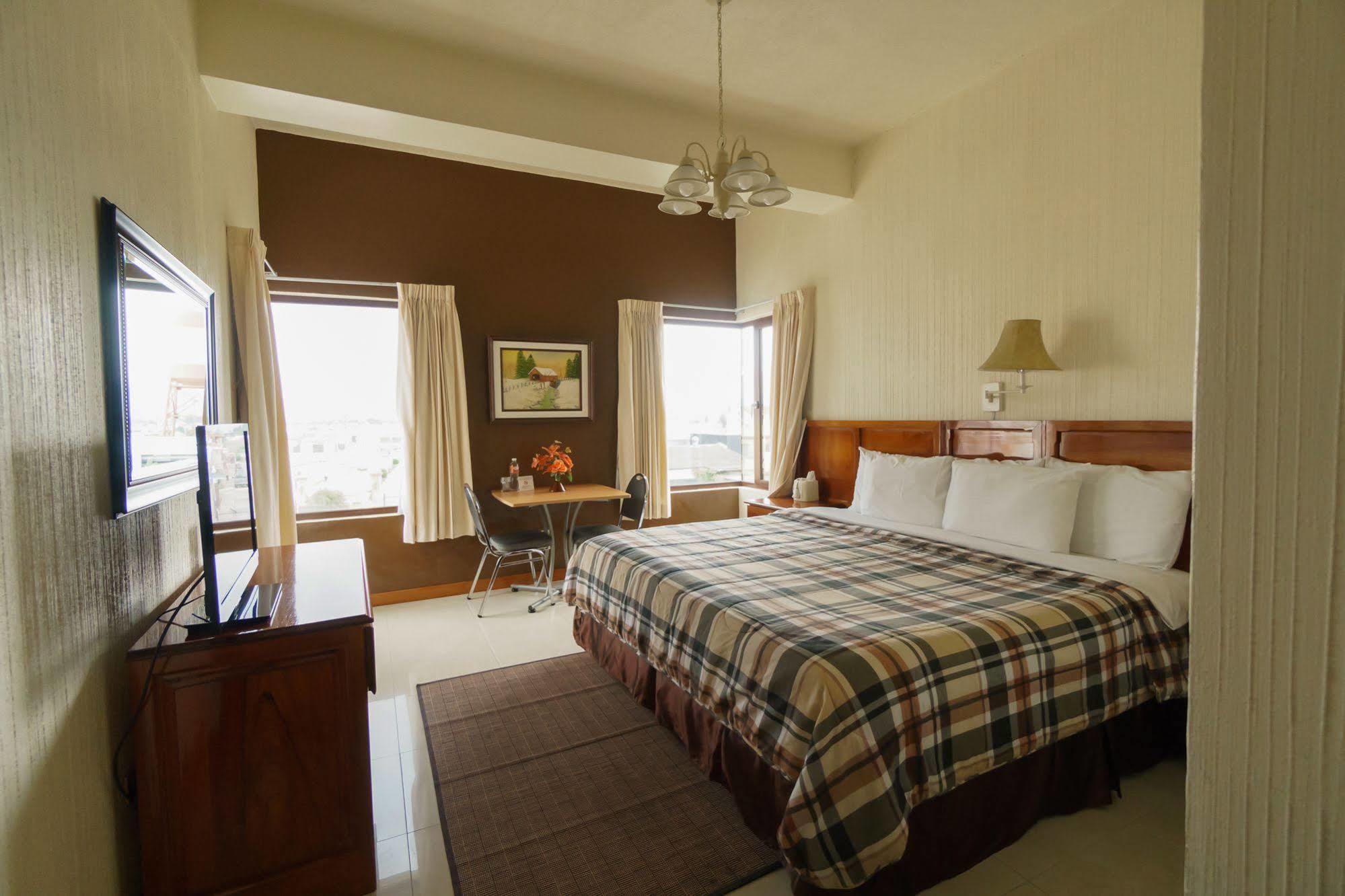 Hotel Anna Inn Olintepeque エクステリア 写真