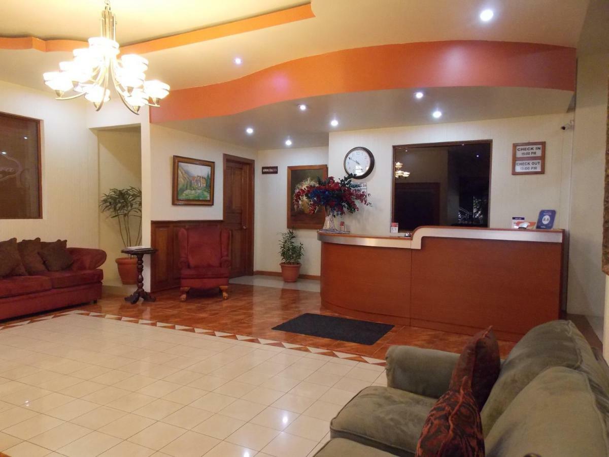 Hotel Anna Inn Olintepeque エクステリア 写真